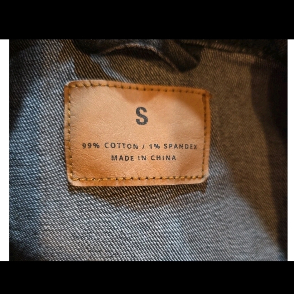 236. Women's Brown Patterned Jean Jacket - Picture 8 of 10